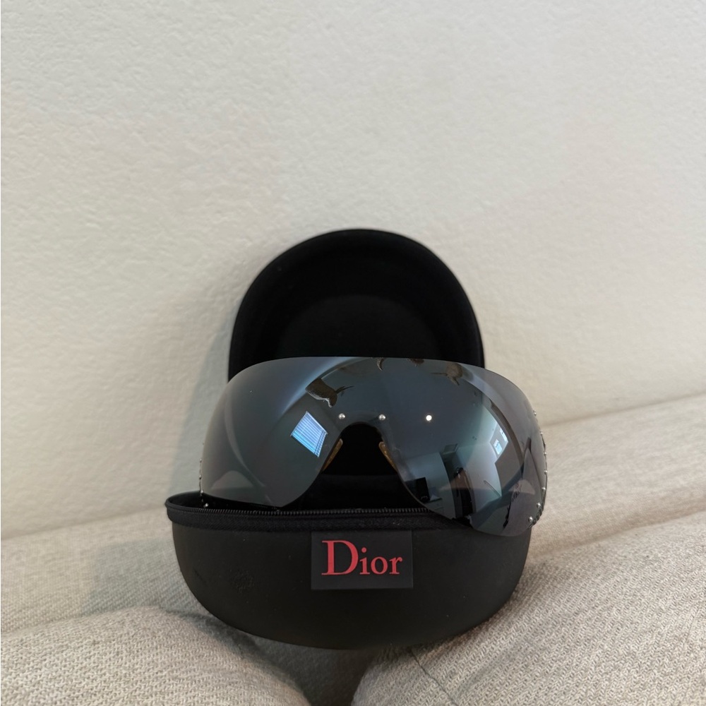 Dior Sleek Black Sunglasses with Case (Preowned)